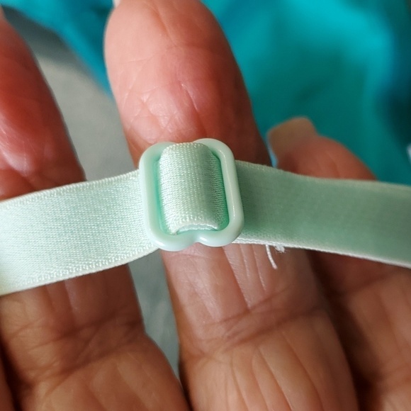 VASSARETTE, tourqwise Bra, size 38C. Beautiful colors. NWT - Picture 4 of 6